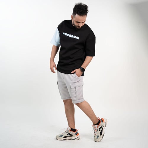 تي شيرت كاجوال رسمة في الظهر - أسود وأبيض