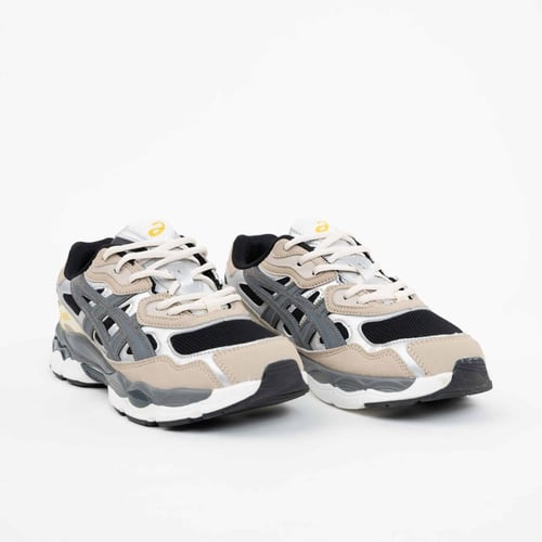 شوز asics _ ألوان مدمجة _ تصميم عصري