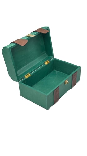صندوق هدايا فخم باللون الأخضر الداكن