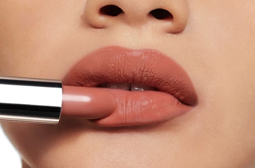 ديور احمر شفاه