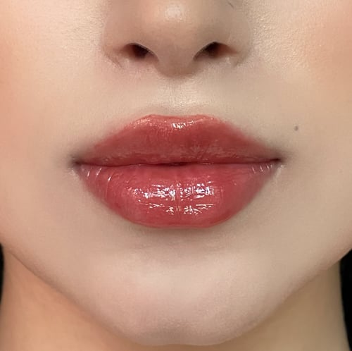 لوكا مرطب الشفاه