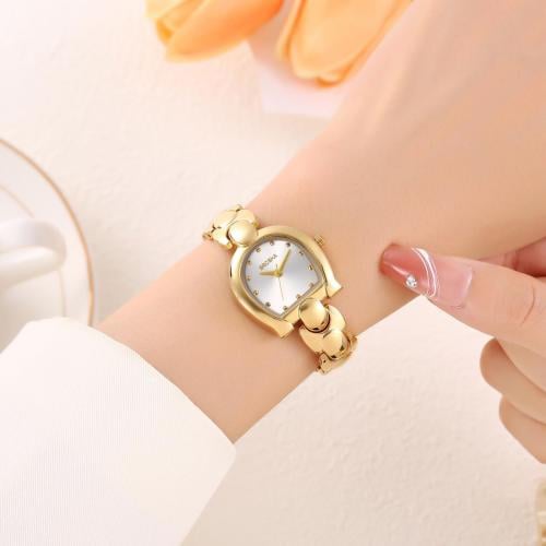 ساعة نسائي بروشا ذهبي مينا ابيض