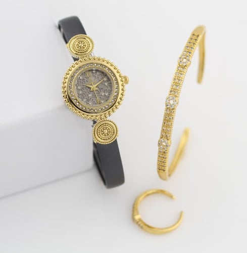 طقم نسائي ايفرد