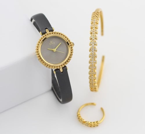 طقم نسائي ايفرد