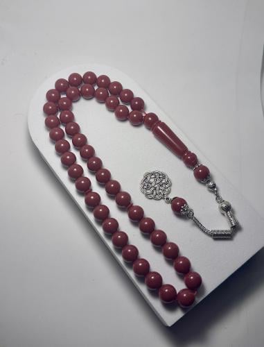 مسباح باللون عنابي -- مع طربزونة