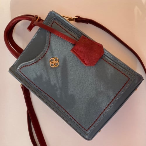 حقيبة ( عنقاء ) باللون الأزرق الفاتح