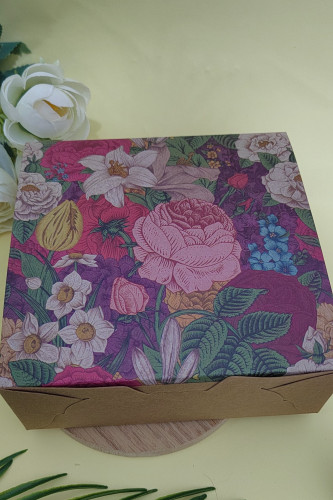 صندوق هديه مع كرت