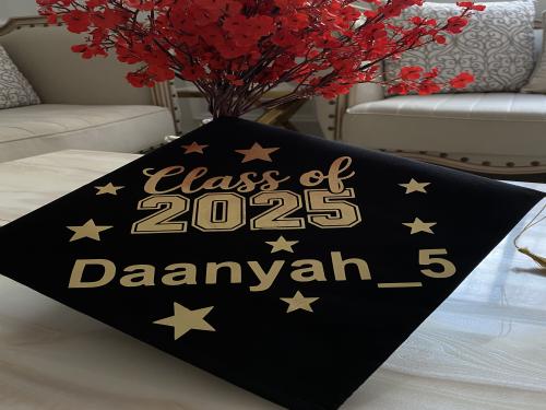 قبعة تخرج مع طباعه حسب الطلب