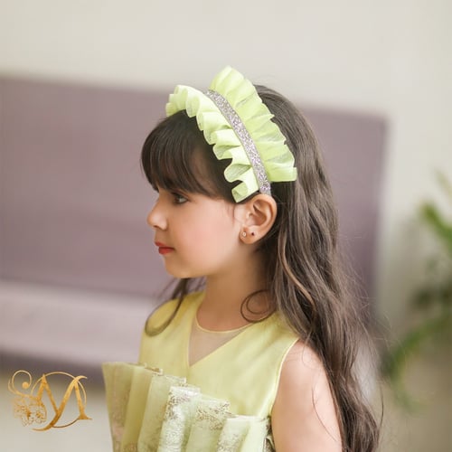 فسان اصفر كشكشه صدر وفيونكة جانبية