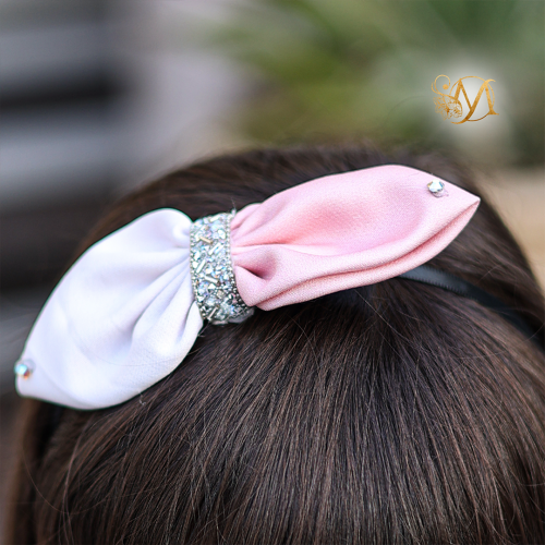 طوق أبيض ووردي