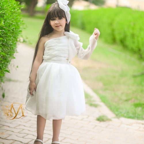 فستان بفيونكه كبيره ع الكتف