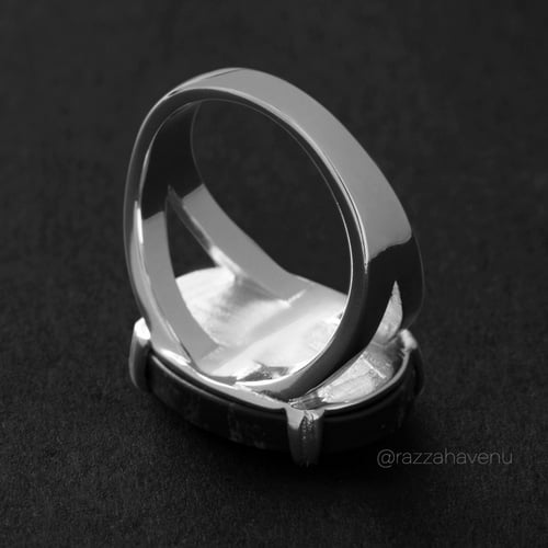 خاتم ملكي مخالب فضه عيار 925 - اصفر مموج