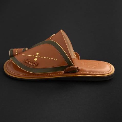 حذاء شرقي تطريز يدوي - جملي زيتي