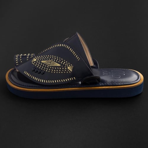 حذاء شرقي مُطرز بِـ خيّط الزَري - كحلي