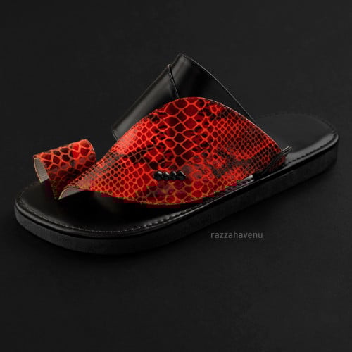 حذاء شرقي نقش جلد ثعبان اسود احمر