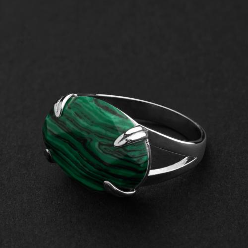 خاتم ملكي مخالب فضه عيار 925 -كت دايموند اخضر معرق