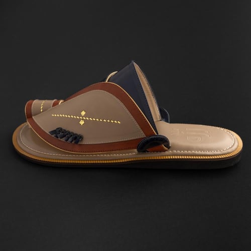 حذاء شرقي تطريز يدوي - كحلي بيج