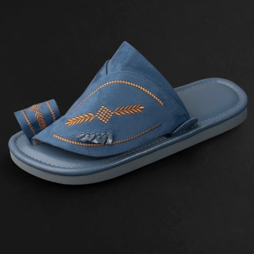 حذاء شرقي شامواه مطرز سماوي