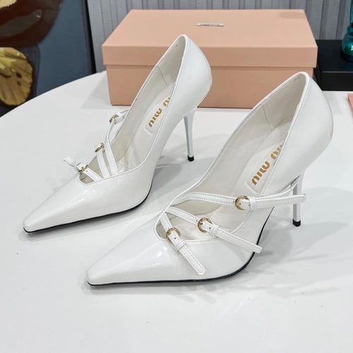 كعب ميو ميو مغلق بعدة الوان