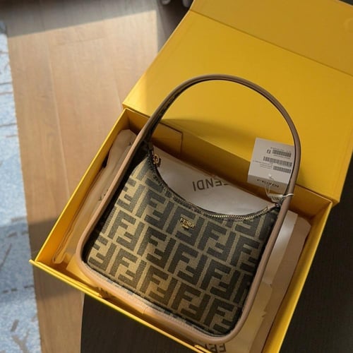 حقيبة فندي | Mini Fendessence