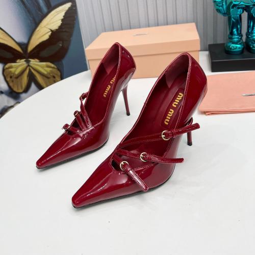 كعب ميو ميو مغلق بعدة الوان