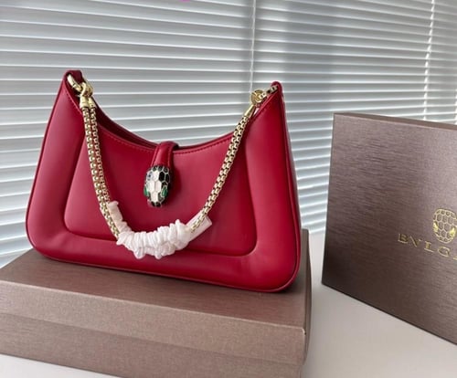 حقيبة Bvlgari عدة الوان