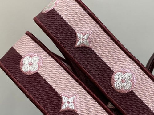 حقيبة LV عنابي