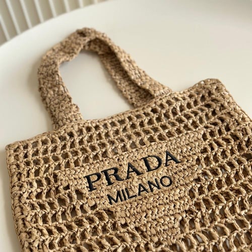 حقيبة خوص من برادا