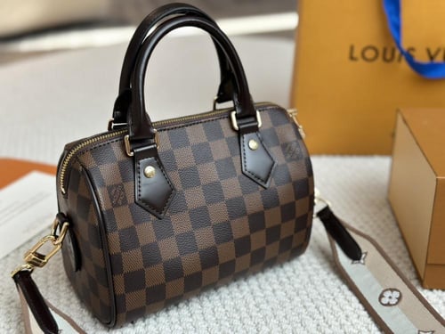 حقيبة LV سبيدي باندولير Speedy Bandoulière