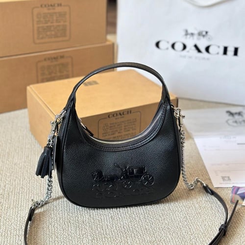 حقيبة كوتش باللون الاسود