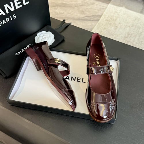 حذاء شانيل عودي