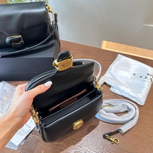 حقيبة كوتش بعدة الوان