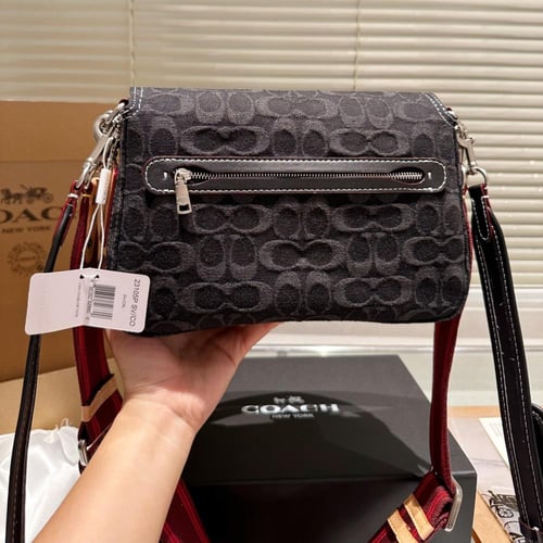 حقيبة كوتش | كتف ناعمة كحلي وأسود