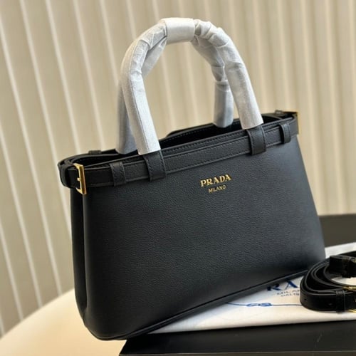 حقيبة برادا بعدة الوان