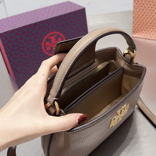 شنطه توري بورش بعده الوان