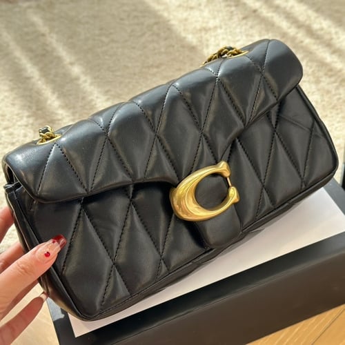 حقيبه كوتش جلد بعده الوان