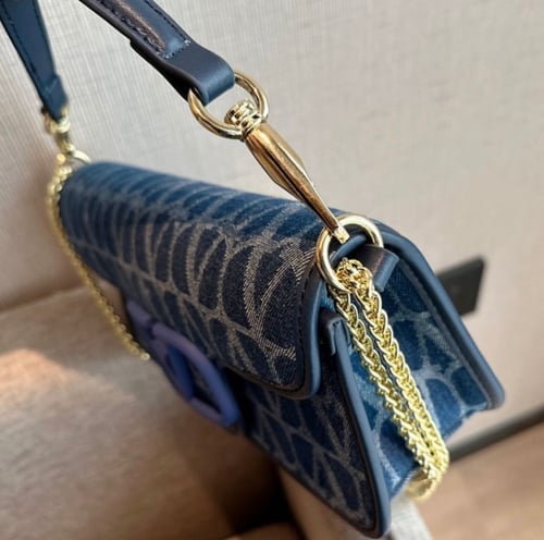 حقيبة فالنتينو