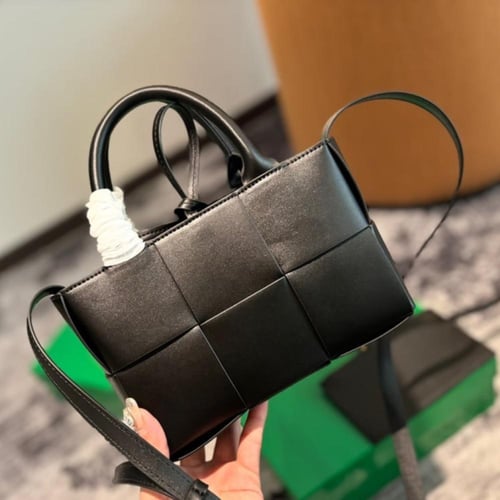 حقيبة بوتيغا BV | بعدة الوان