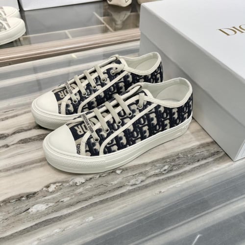 حذاء dior