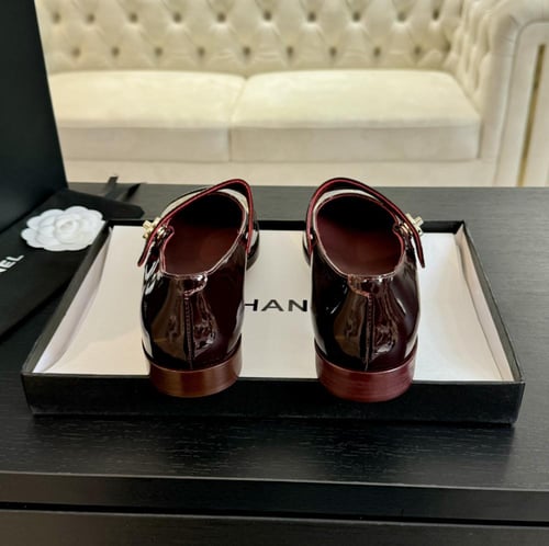 حذاء شانيل عودي