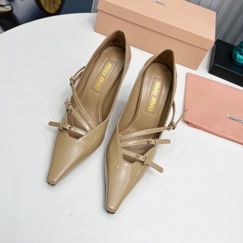 كعب ميو ميو مغلق بعدة الوان