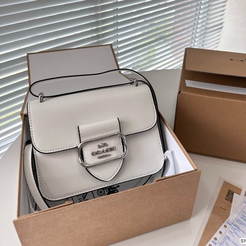 كوتش صغيرة عدة الوان