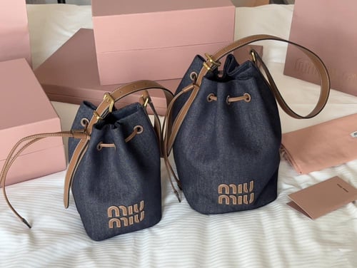 حقيبة ميو ميو قماشية بحجمين