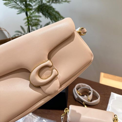 حقيبة كوتش بعدة الوان