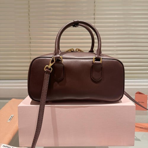 حقيبة ميوميو بعدة الوان