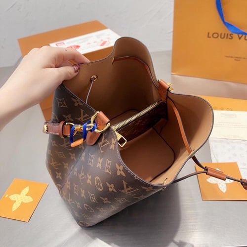 حقيبة LV دلو | عدة الوان