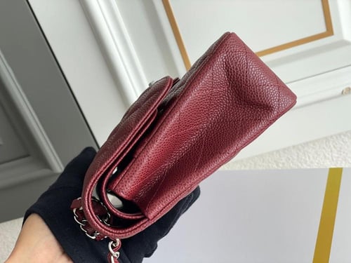 حقيبة chanel لون عودي (فضي)