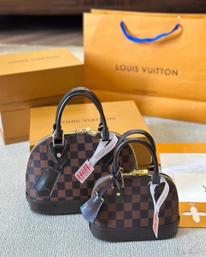 حقيبة بيبي الما جلد لامع LV