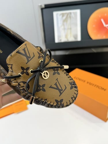 حذاء LV فلات