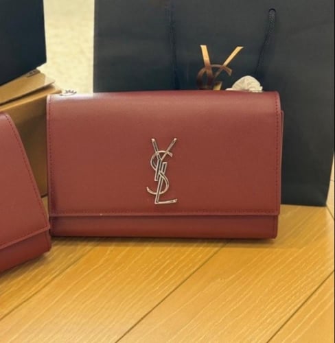 حقيبة YSL بعدة الوان